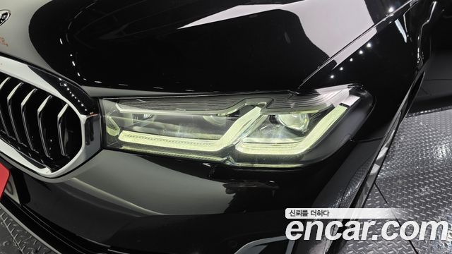 BMW 5-Series 523d xDrive Luxury