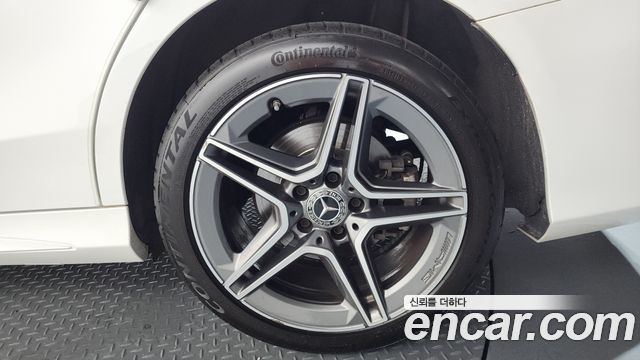 Mercedes-Benz C-Class C220 d 4MATIC AMG Line