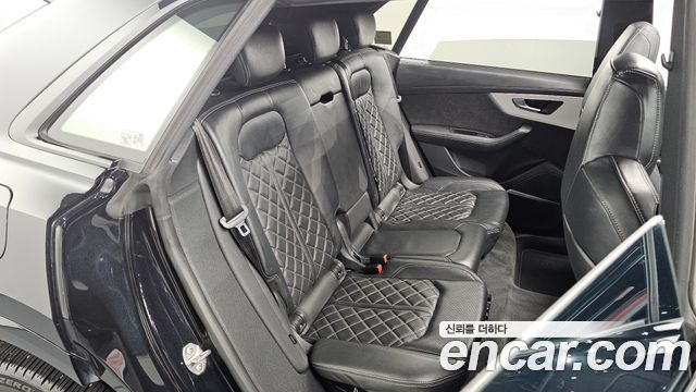 Audi Q8 55 TFSI Quattro Premium