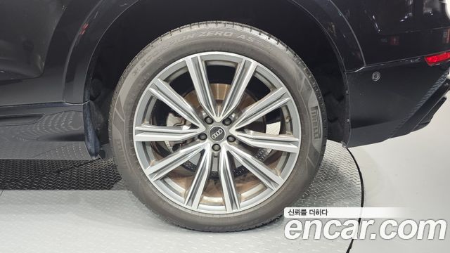 Audi Q8 55 TFSI Quattro Premium