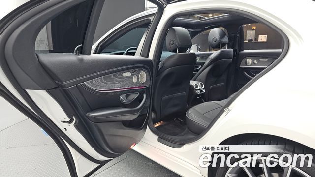Mercedes-Benz E-Class E350 4MATIC AMG Line