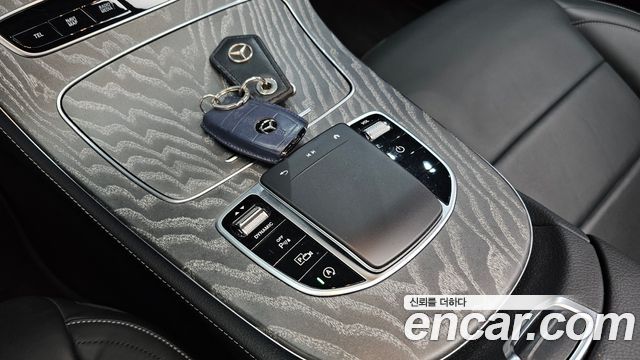 Mercedes-Benz E-Class E350 4MATIC AMG Line