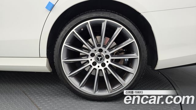 Mercedes-Benz E-Class E350 4MATIC AMG Line