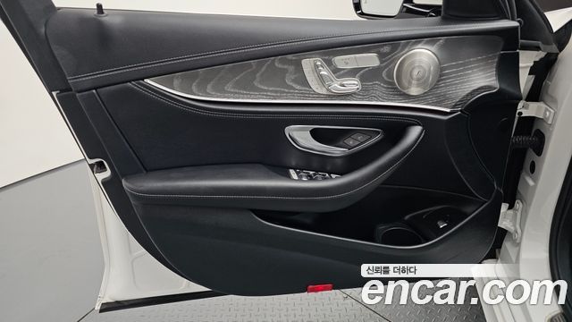 Mercedes-Benz E-Class E350 4MATIC AMG Line