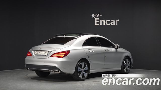 Mercedes-Benz CLA-Class CLA250 4MATIC