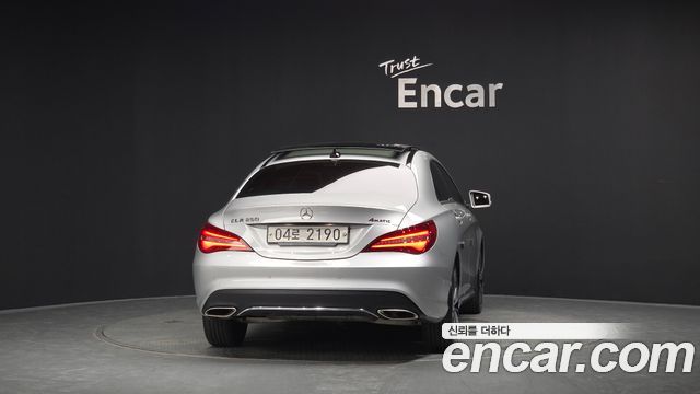 Mercedes-Benz CLA-Class CLA250 4MATIC