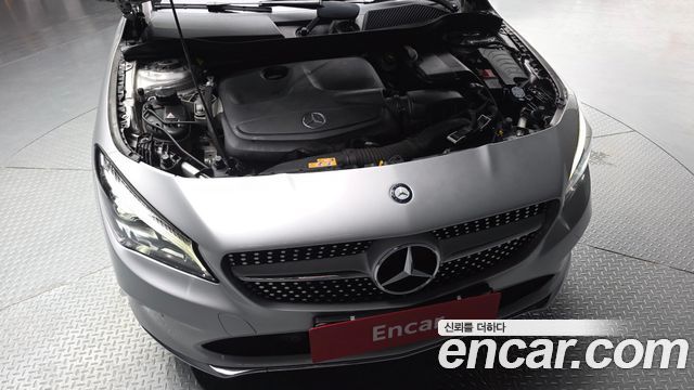 Mercedes-Benz CLA-Class CLA250 4MATIC