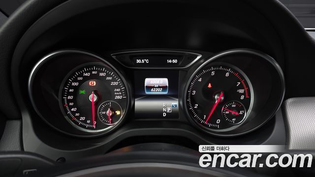 Mercedes-Benz CLA-Class CLA250 4MATIC