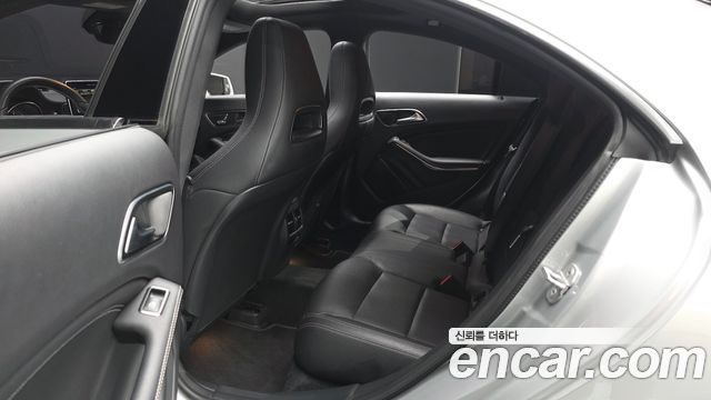 Mercedes-Benz CLA-Class CLA250 4MATIC