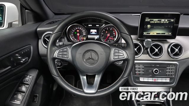 Mercedes-Benz CLA-Class CLA250 4MATIC
