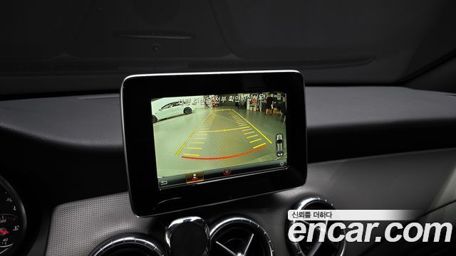 Mercedes-Benz CLA-Class CLA250 4MATIC
