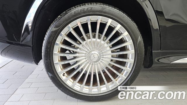 Mercedes-Benz GLS-Class Maybach GLS600 4MATIC Manufakur
