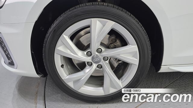 Audi A4 40 TFSI Premium
