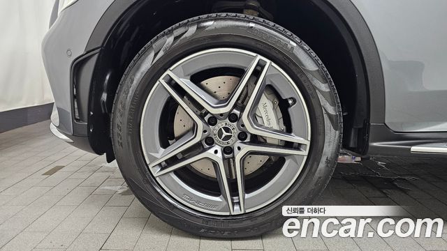 Mercedes-Benz GLC-Class GLC300e 4MATIC Coupe