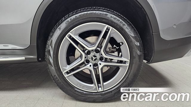 Mercedes-Benz GLC-Class GLC300e 4MATIC Coupe