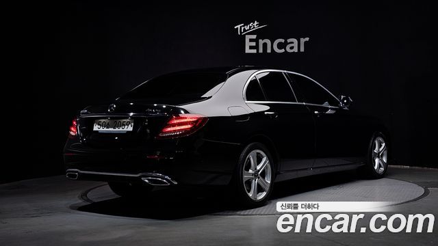 Mercedes-Benz E-Class E220d 4MATIC Avantgarde