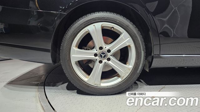 Mercedes-Benz E-Class E220d 4MATIC Avantgarde