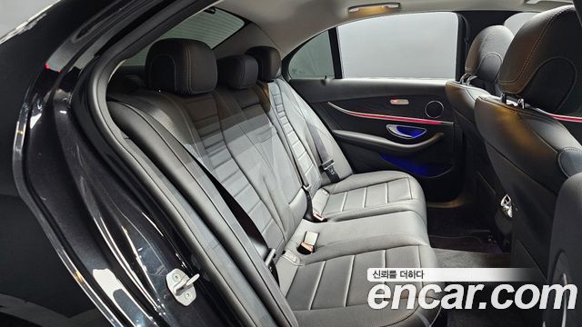 Mercedes-Benz E-Class E220d 4MATIC Avantgarde