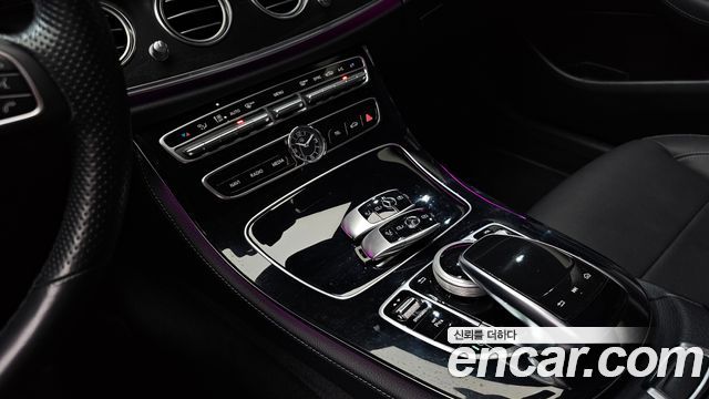 Mercedes-Benz E-Class E220d 4MATIC Avantgarde