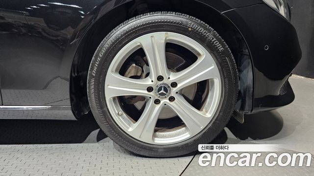 Mercedes-Benz E-Class E220d 4MATIC Avantgarde