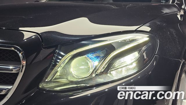 Mercedes-Benz E-Class E220d 4MATIC Avantgarde