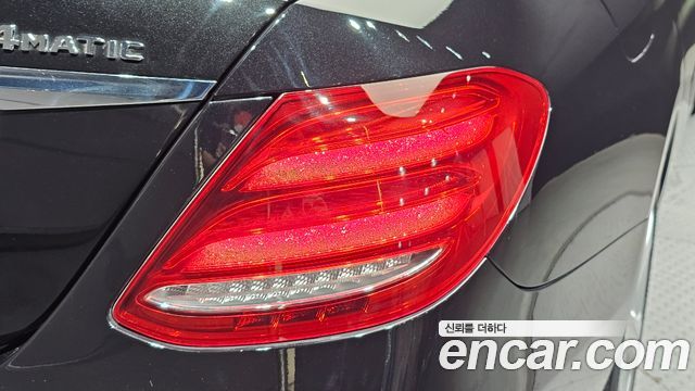 Mercedes-Benz E-Class E220d 4MATIC Avantgarde