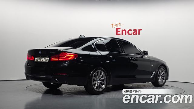 BMW 5-Series 520i Luxury