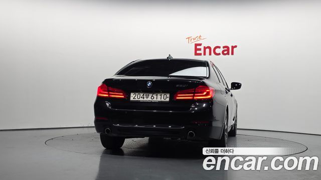BMW 5-Series 520i Luxury