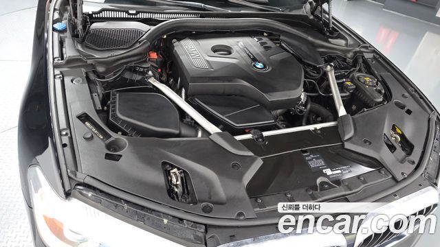 BMW 5-Series 520i Luxury