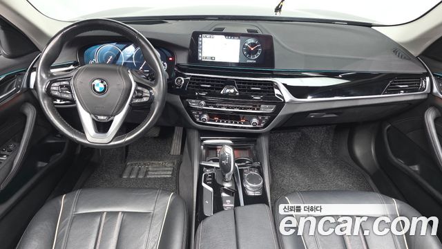 BMW 5-Series 520i Luxury