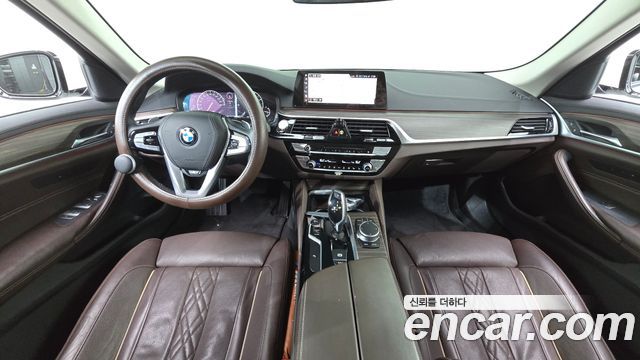 BMW 5-Series 520d xDrive Luxury Plus