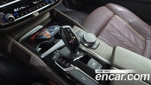 BMW 5-Series 520d xDrive Luxury Plus