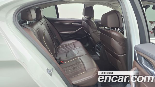 BMW 5-Series 520d xDrive Luxury Plus