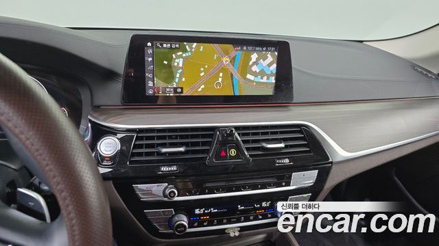 BMW 5-Series 520d xDrive Luxury Plus