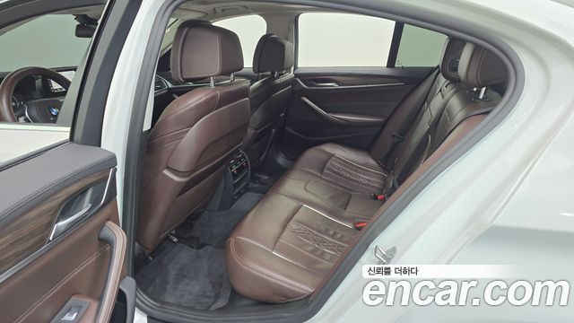 BMW 5-Series 520d xDrive Luxury Plus