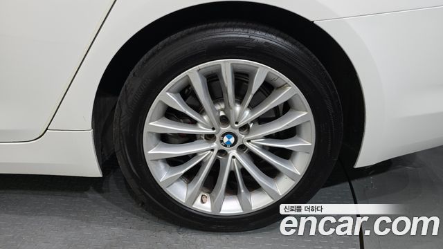 BMW 5-Series 520d xDrive Luxury Plus