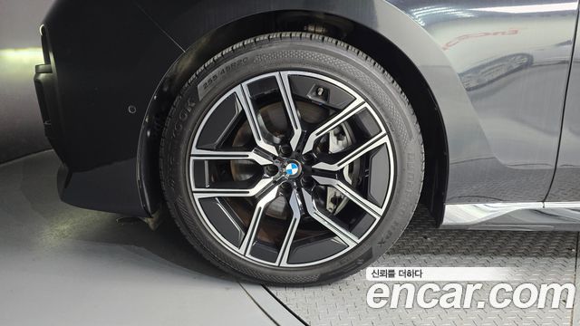 BMW 7-Series 740i xDrive M Sport