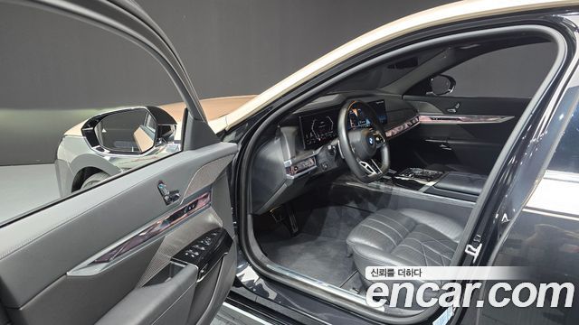 BMW 7-Series 740i xDrive M Sport