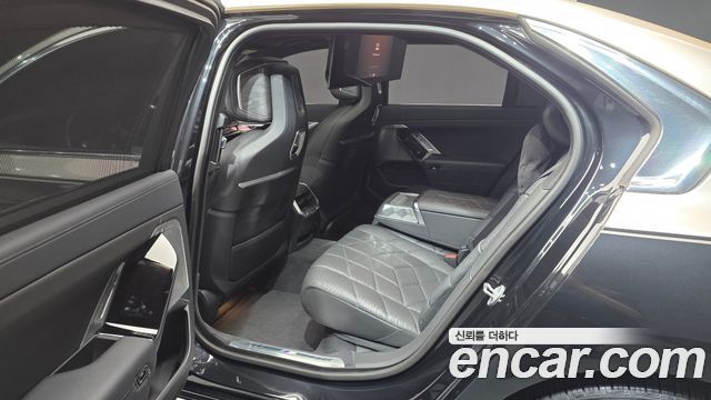 BMW 7-Series 740i xDrive M Sport