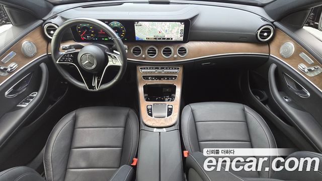 Mercedes-Benz E-Class E300e 4MATIC Exclusive