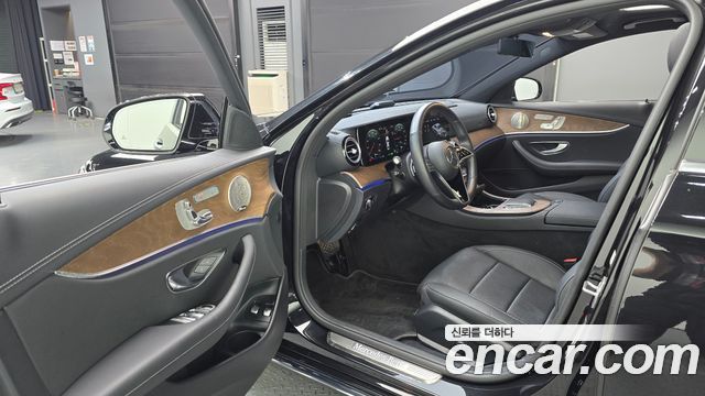 Mercedes-Benz E-Class E300e 4MATIC Exclusive