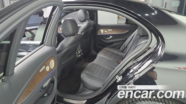 Mercedes-Benz E-Class E300e 4MATIC Exclusive