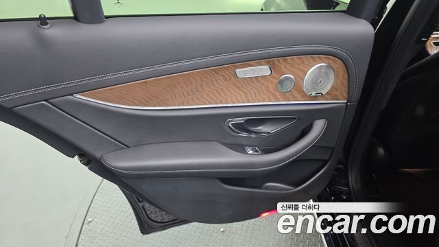 Mercedes-Benz E-Class E300e 4MATIC Exclusive