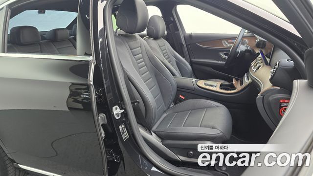 Mercedes-Benz E-Class E300e 4MATIC Exclusive