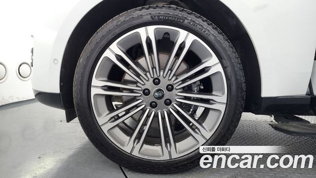 Land Rover Range Rover P530 Autobiography Long Wheel Base