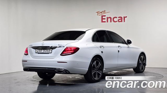 Mercedes-Benz E-Class E220d 4MATIC Avantgarde