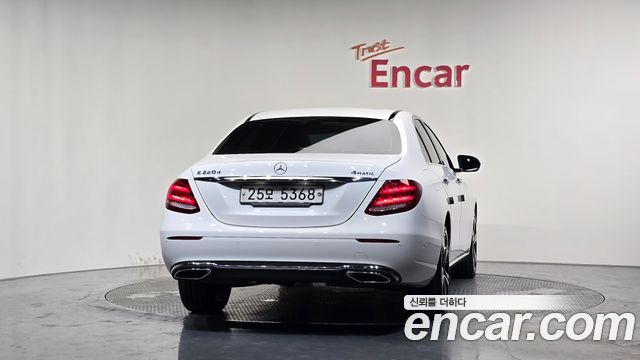 Mercedes-Benz E-Class E220d 4MATIC Avantgarde