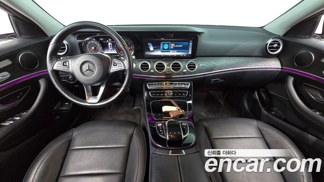 Mercedes-Benz E-Class E220d 4MATIC Avantgarde