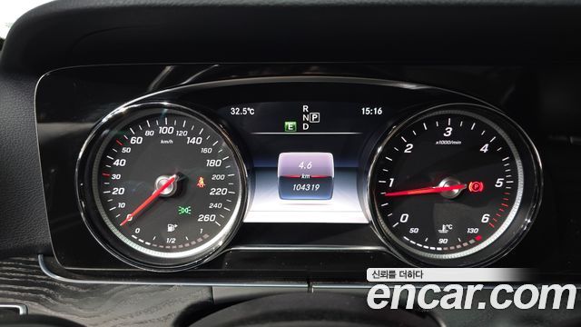 Mercedes-Benz E-Class E220d 4MATIC Avantgarde
