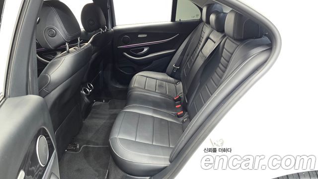 Mercedes-Benz E-Class E220d 4MATIC Avantgarde